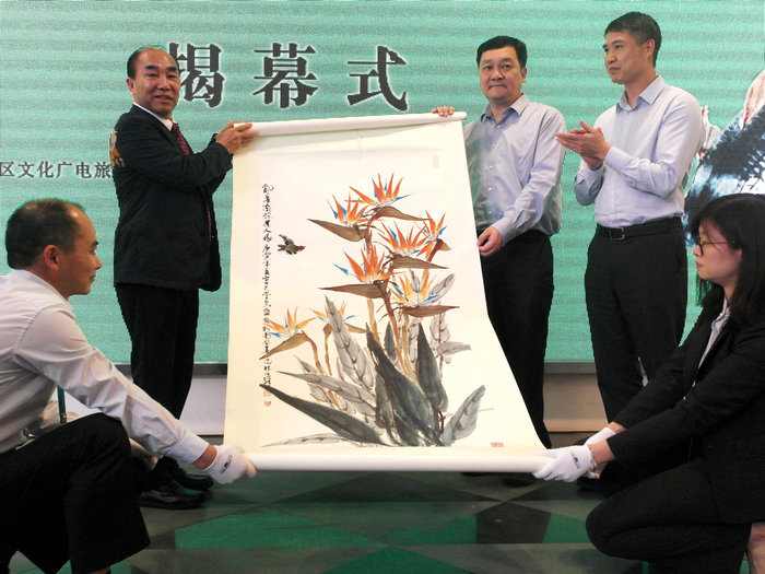 栩栩如生！这位岭南画家在博物馆办画展