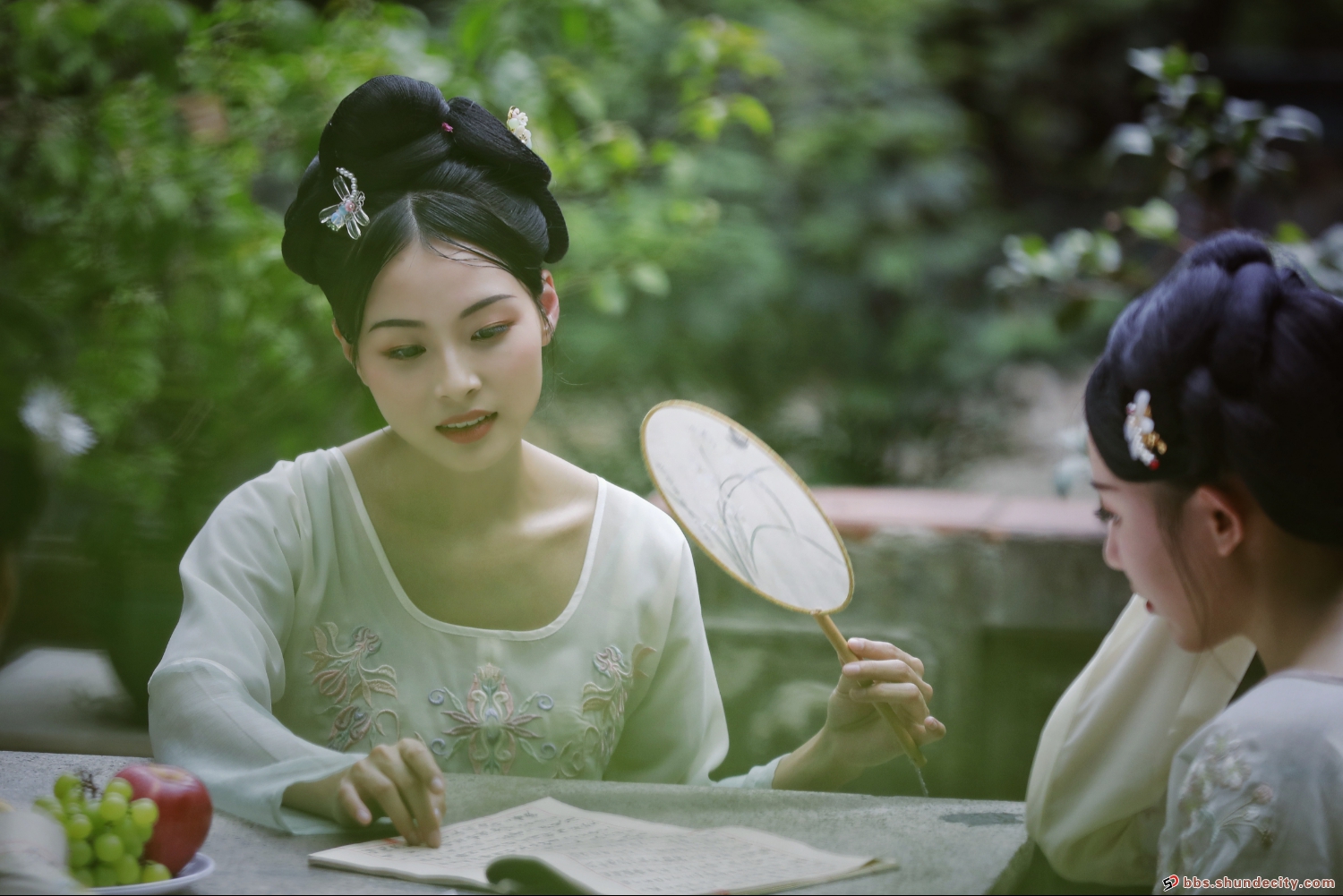 壹周美图：所谓伊人，在水一方，宛若天仙