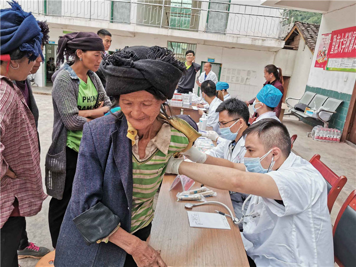 顺德专家千里赴川，送技术送理念送健康