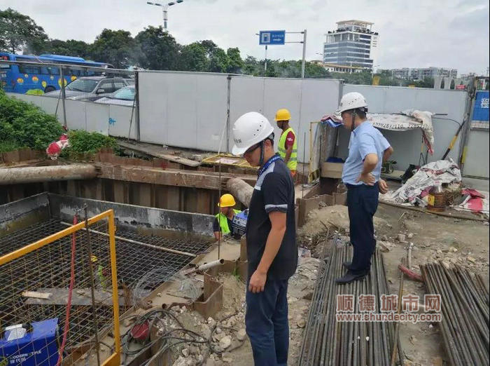 基坑临边防护不严.jpg