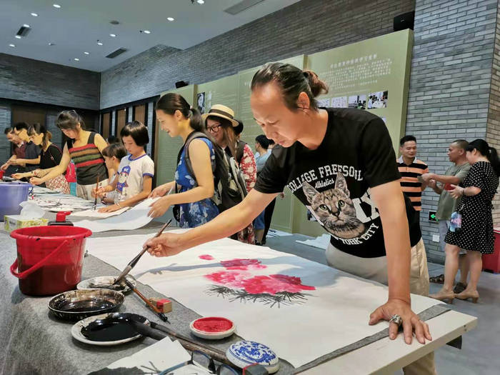 北滘美术协会换届，陈伟雄当选会长