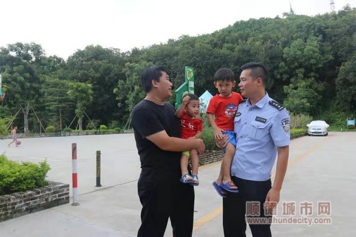 社区治安好转，南国社区民警中队民警获红岗居民点赞。_副本.jpg