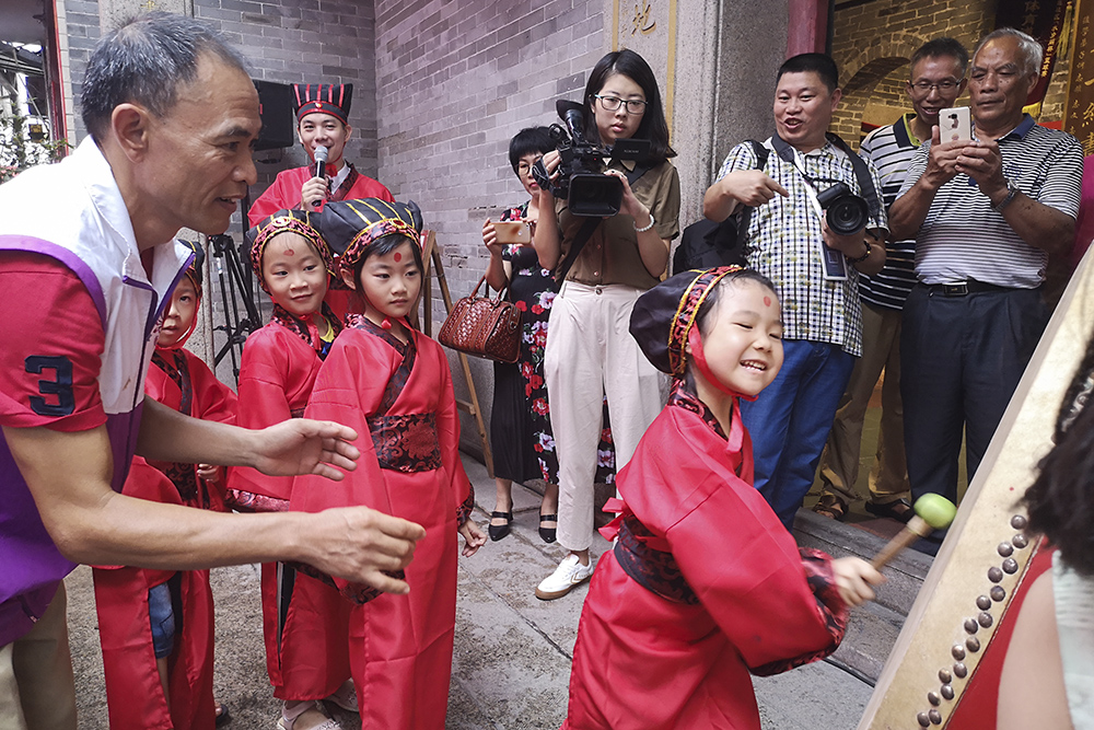 右眼新闻：打造幸福的前沿阵地