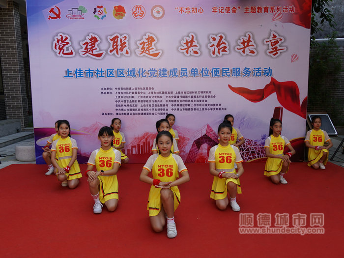 精彩文艺节目表演.jpg