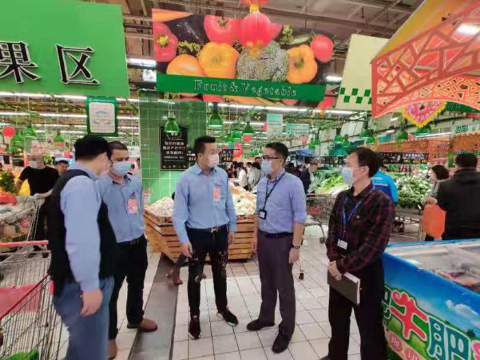 区发展和改革局组织党员干部分组赴10个镇街开展农产品价格检查。.jpg