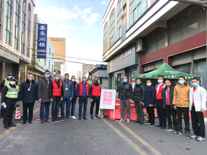 02龙江镇委镇政府指导新华西村开展疫情防控工作。.jpg