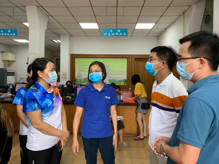 伦教：保障民生，尤其是食品安全和教育