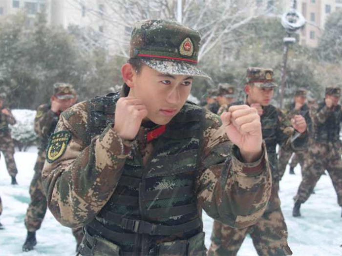 最美退役军人吴荣烨：“当兵这条路我没选错！”