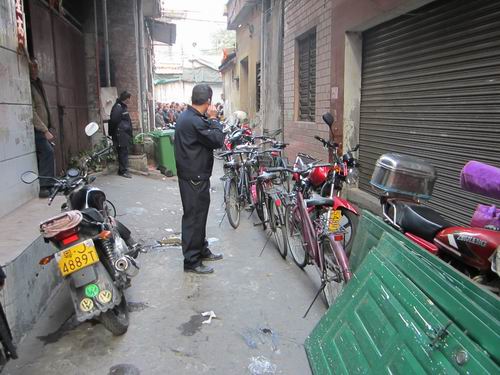 红星：清查黑市单车，保障群众利益