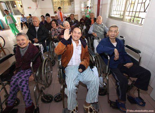 何享健捐资发起德耆慈善基金会安家大良　