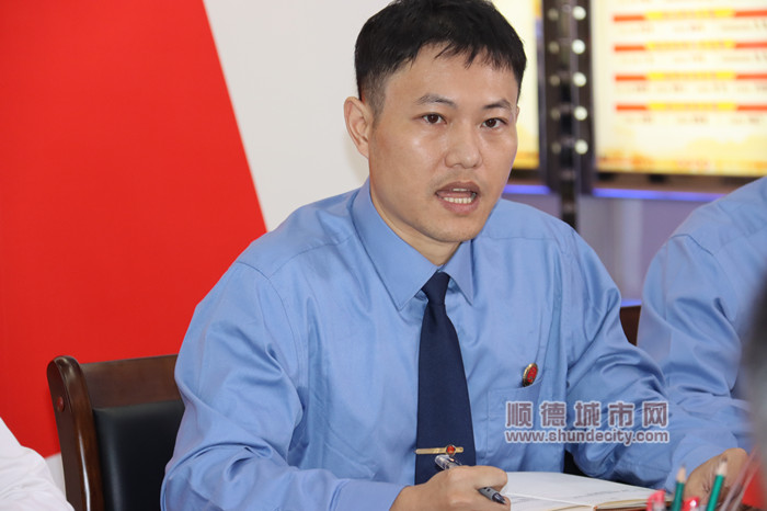 2朱琛表示作为检查机关的党员干警，要提高政治能力，把政治能力融入到每项检查工作中。.jpg