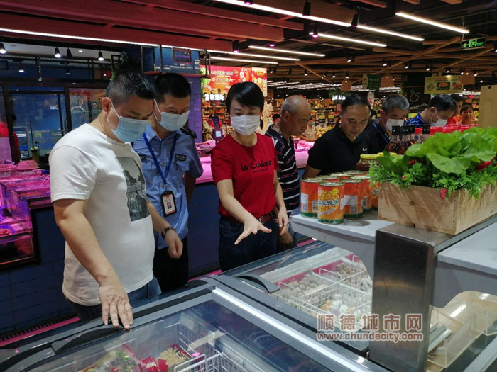 曾帆镇长带队到商超检查食品安全及疫情防控工作_副本.jpg