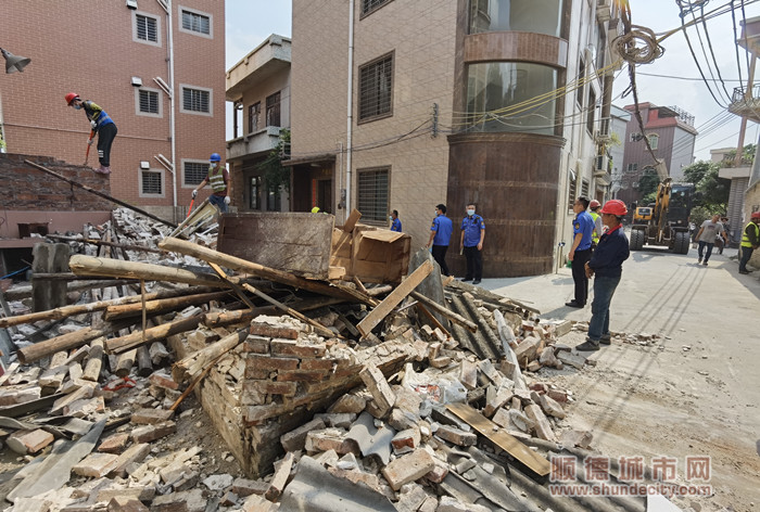 拆除违建建筑。.jpg