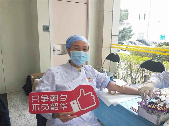 致敬30年护龄者：披一身圣洁，写一生美丽