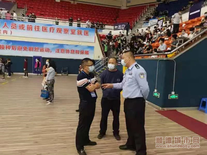 韦锦奎长期驻扎防疫隔离点及体育中心站点，第一时间为民筑牢了安全防线。_副本.jpg