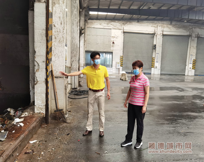 贺军对每一件关于市政环卫的事情都精益求精.jpg