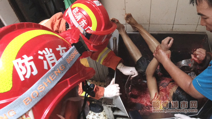 顺德消防救人1.jpg