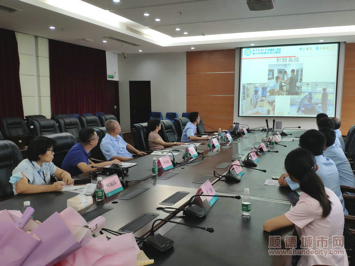 龙江医院召开座谈会，总结比赛，为青年力量点赞、鼓劲。.jpg