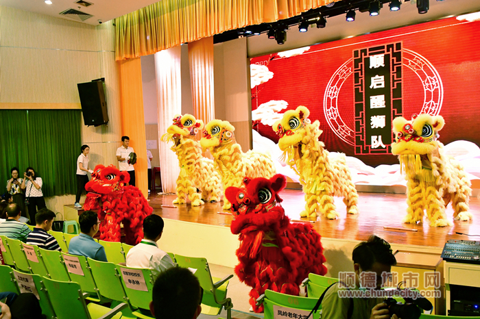 启智学校特殊学生表演醒狮节目.jpg