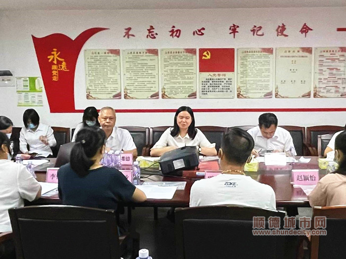 张讲话.JPG