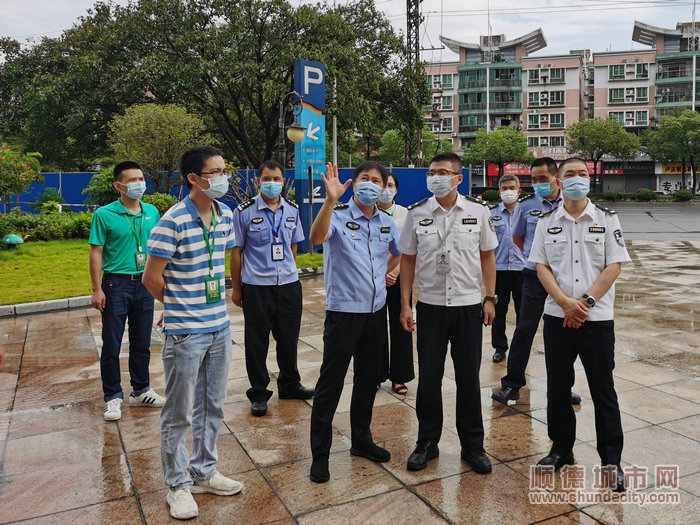 市公安局常务副局长林干带队检查。.jpg