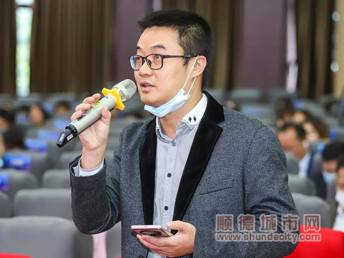 现场观众向田洪明先生提问1_副本.jpg
