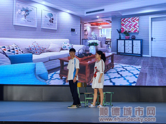 王小明是一个单亲家庭的孩子，从小父母关爱的缺失，让他不可挽回的走向了犯罪道路.jpg