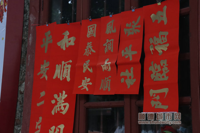 将新年的期望高高挂起.JPG