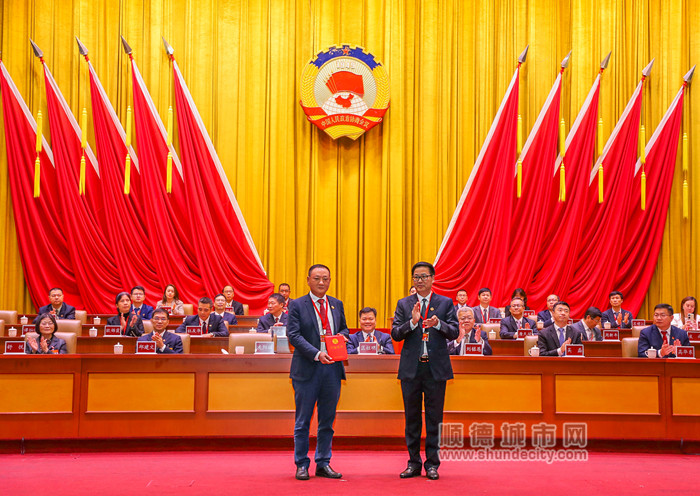 AT179139_778555-编辑_副本.jpg
