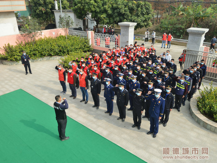 高效廉洁的执法队伍是均安人居环境提升的坚强后盾。.jpg