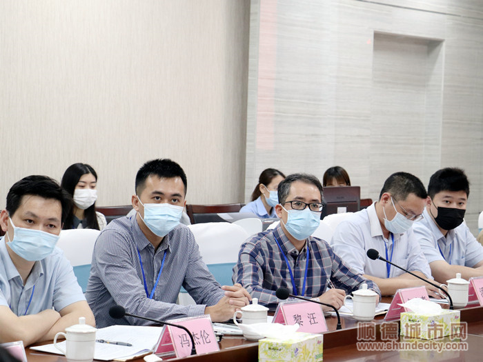 4听证会上各方代表积极发言。.jpg