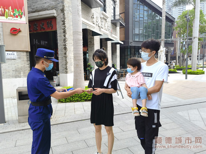 2面对面、点对点开展消防安全宣传活动。.jpg