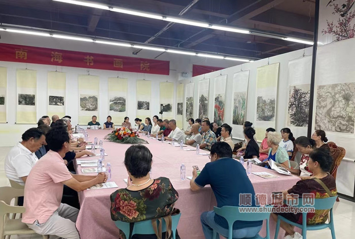 周本波中国画作品巡回展走进海南三亚_副本.jpg