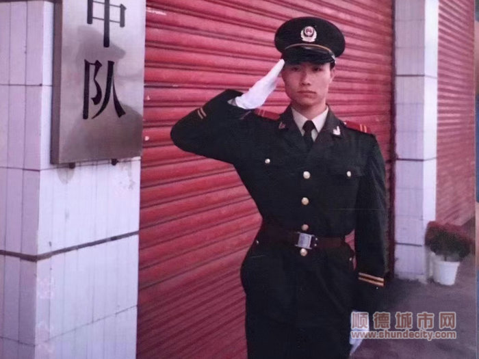 连建军在东莞消防支队服役时期照片。.jpg