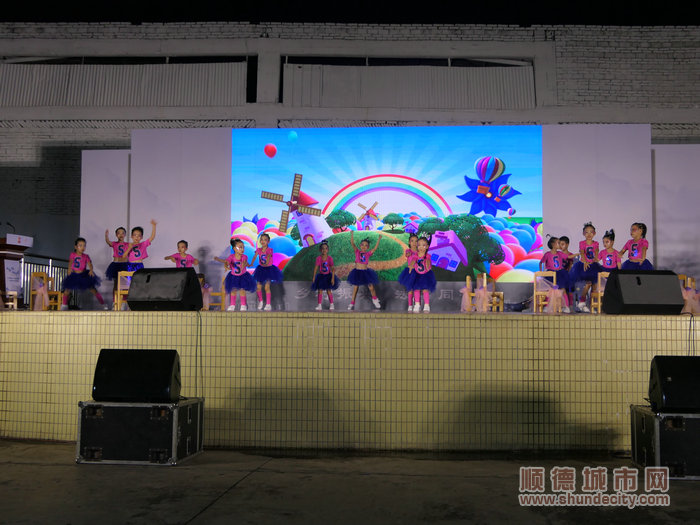 永丰幼儿园表演节目《幼儿园快乐时光》。.jpg