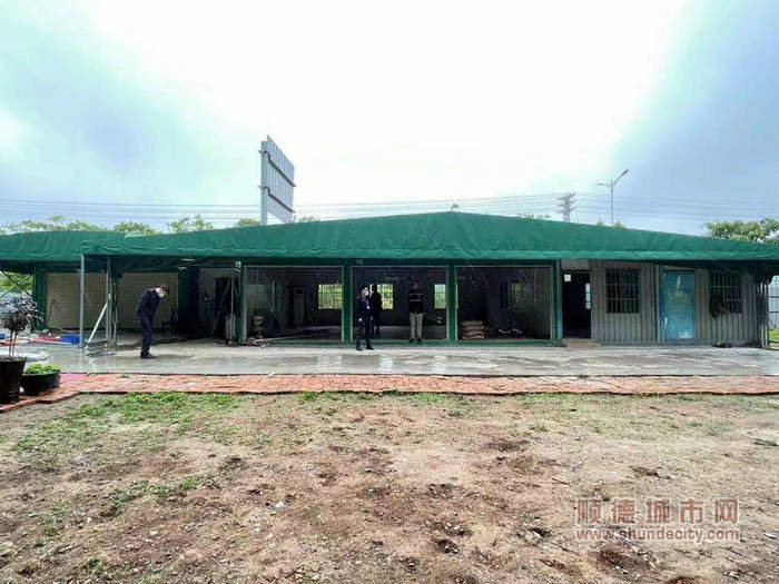 私自搭建的餐饮农庄。.jpg