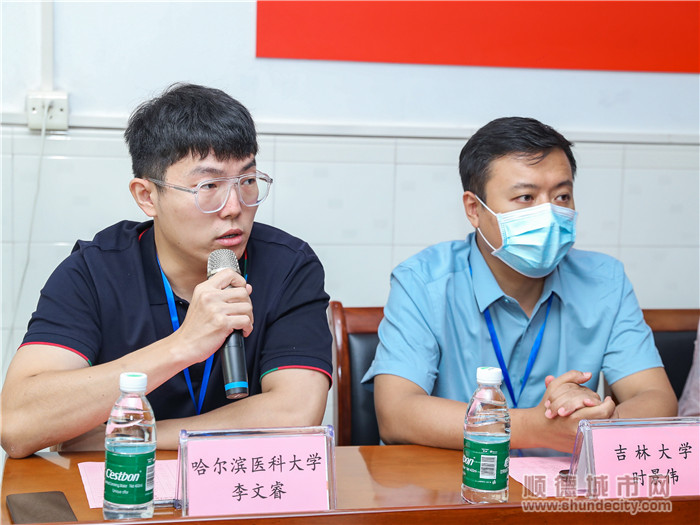 高校嘉宾踊跃发言。_副本.jpg