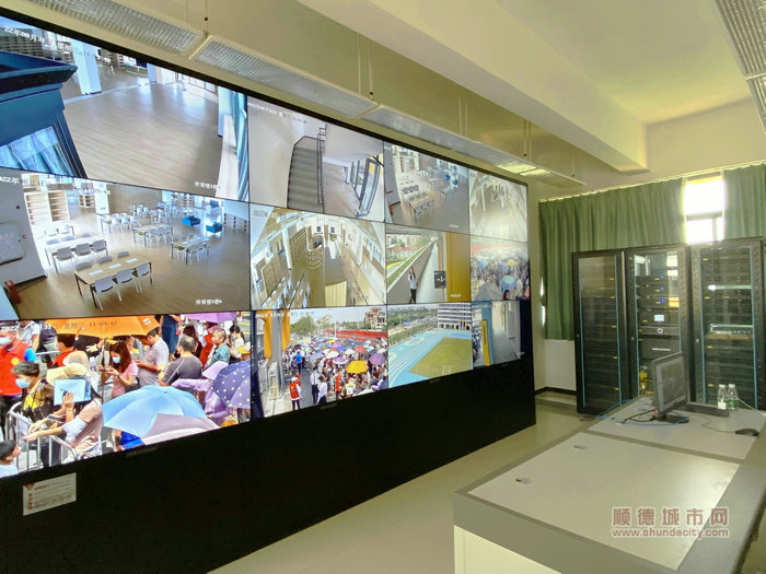 安防中心的大屏幕实时反映校园情况_副本.jpg