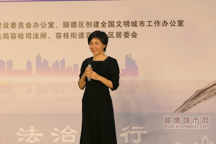 广东正创律师事务所合伙人、律师林淑簪为群众科普法治知识。.jpg