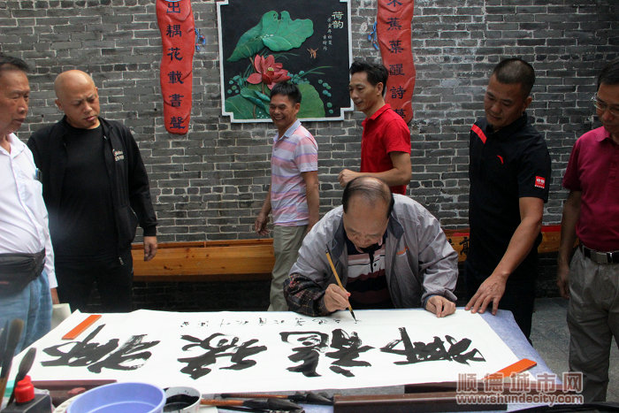 冯老师_副本.JPG