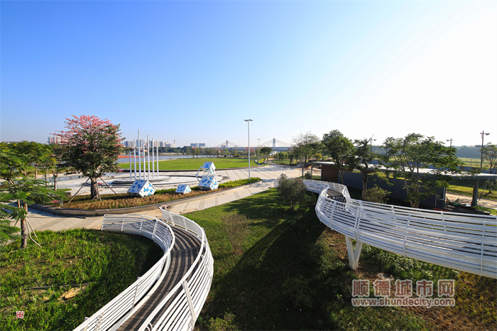 12.8 滨水公园 辉哥.jpg