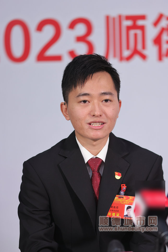 均安镇党委副书记、镇长黄东青 (2).jpg