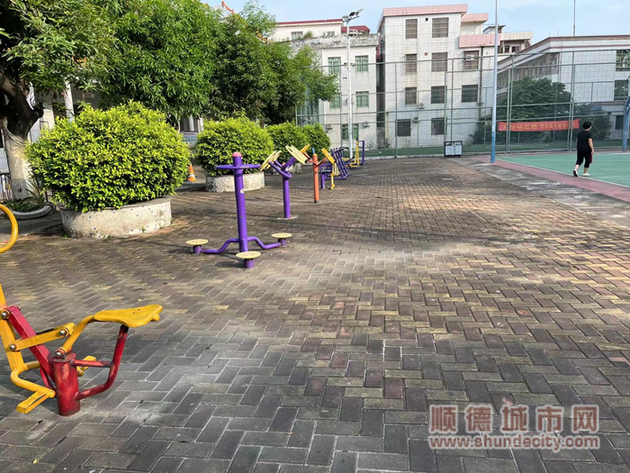 康乐中心健身场所陈旧_副本.png
