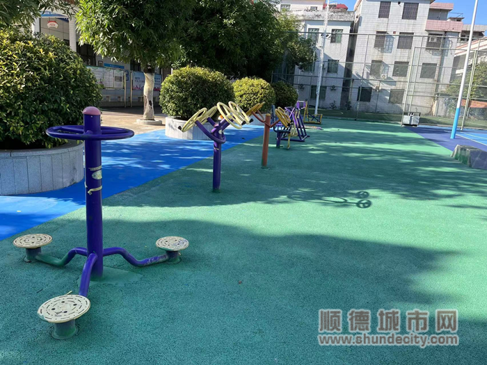 康乐中心健身场地翻新完善_副本.png