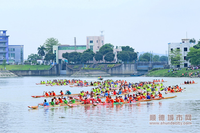 勒北五人龙舟赛 辉ge_副本.jpg