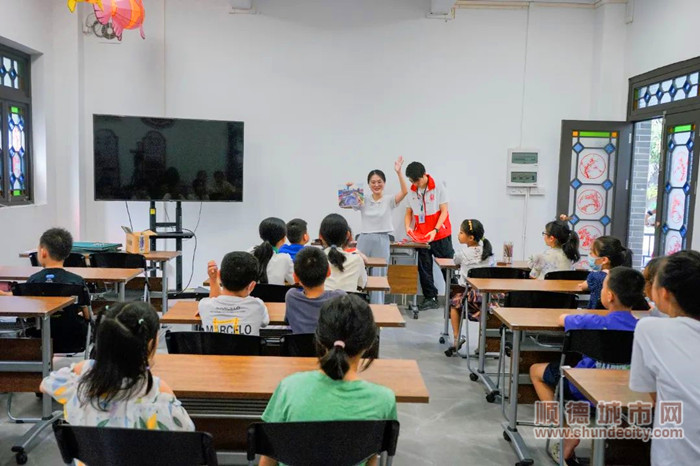 乐从历史文化展览中心剪纸公益课程在乐从历史文化展览中心顺利开展。.jpg