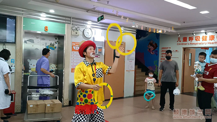 小丑表演。.jpg