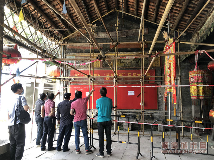 顺德区住房城乡建设和水利局联合专家对历史建筑南海神庙修缮工作进行日常检查。.jpg