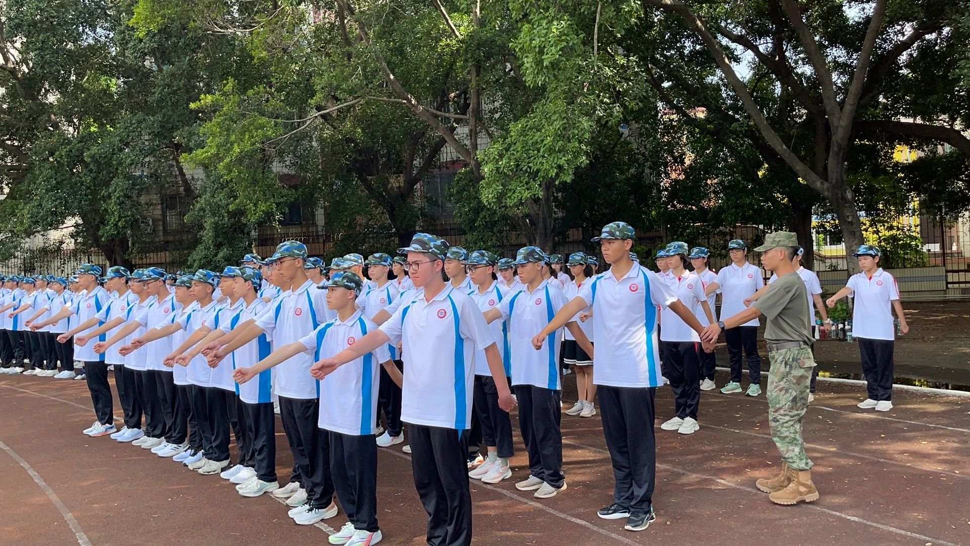 顺德区郑裕彤中学.jpg