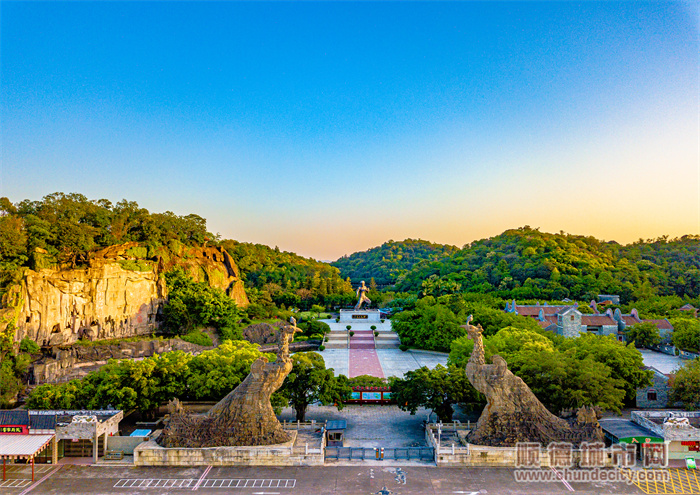 李小龙乐园（摄影：甘培田）.jpg